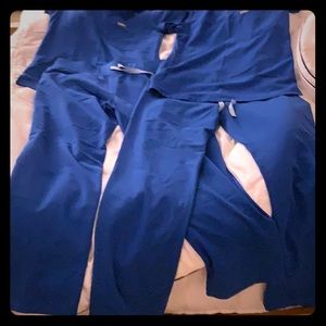 FIGS SCRUBS - BLUE XXS TOP (x2), SM-P BOTTOMS (x2)